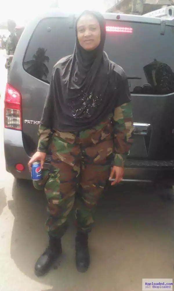 See This Cute Photo Of A Female Soldier Wearing Hijab